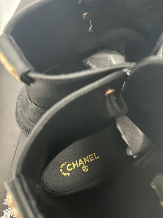 Ghete Chanel dama din piele în cutie