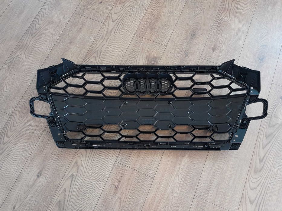 Grila bara fata audi A4 S4 B9 fabricatie 2019 _ 2024 cod 8W0853651