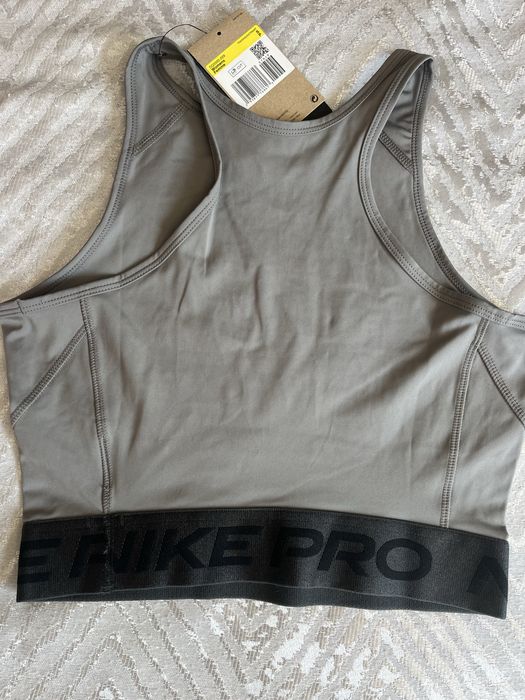 Спортен топ Nike