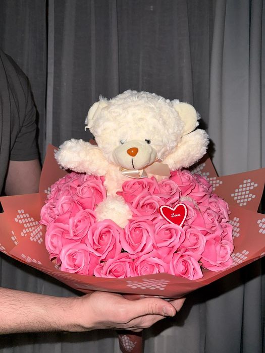 Buchete și aranjamente Trandafiri eterni