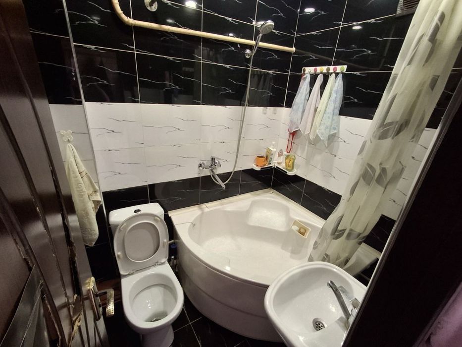 Продаётся 3-комнатная квартира в Нукусе, 21 мкр, дом 3Б