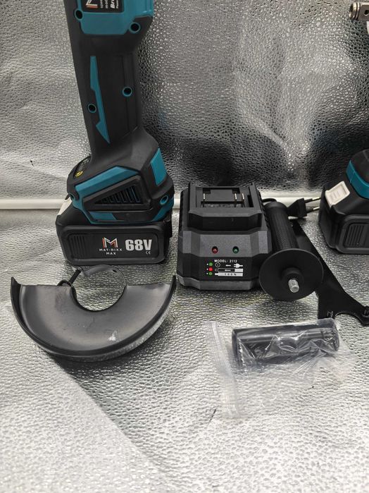 Set scule , 2 piese, Brushless, 68V, cu 2 acumulatori – 599 lei