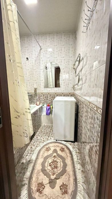 Юнусабад 19кв 2/1/5. 60м² парковка,подвал,огород