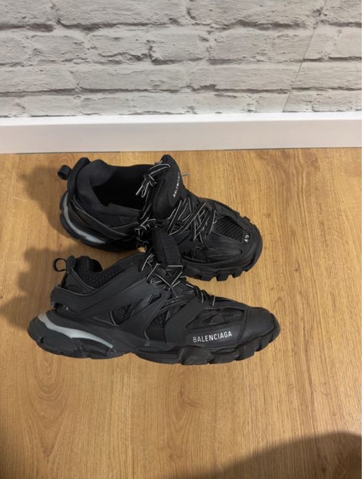 Balenciaga track