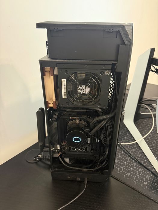 Vânzare PC Workstation SFF / ITX Premium – Ryzen 9 9950X + RTX 5080 AERO + 64GB RAM, 2TB