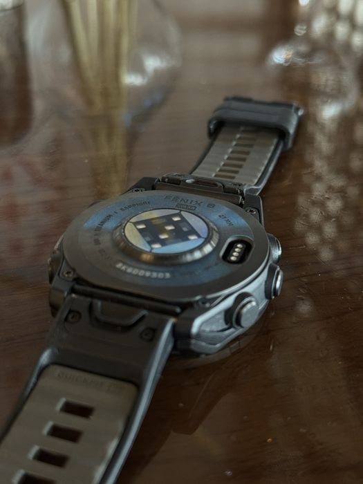 Garmin fenix 8 solar.