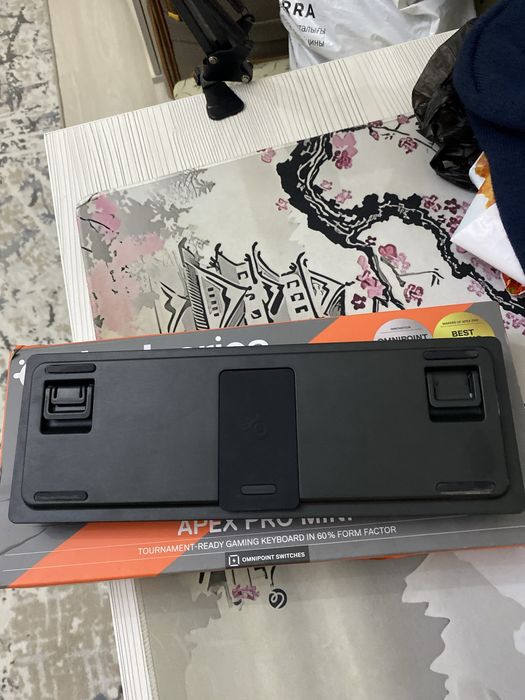 Продаю Клавиатуру apex pro mini