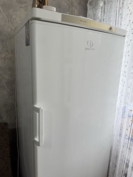 Морозильная камера Indesit