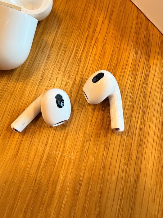 Casti Airpods 3
