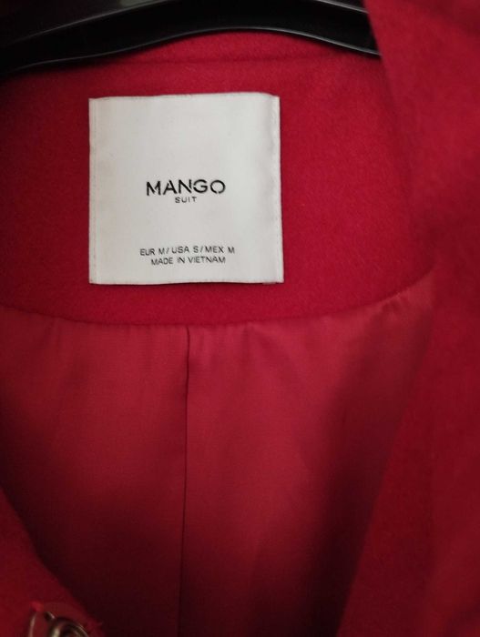 Красное полупальто