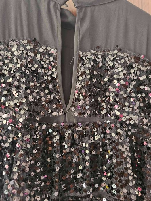 Продавам рокля на Zara XS