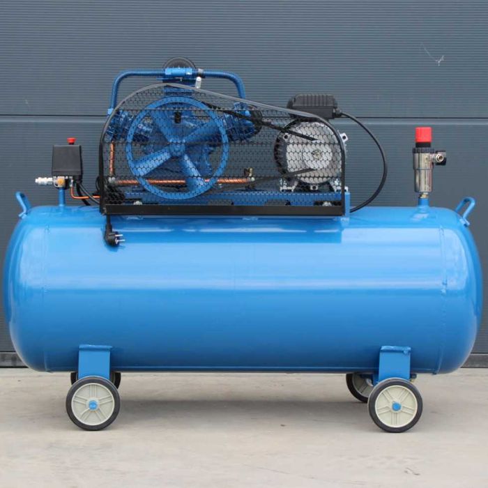 Професионален Компресор за въздух – AIR TACH 200L