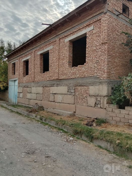 Уй сотилади. 12.7 соток. СРОЧНО !!!