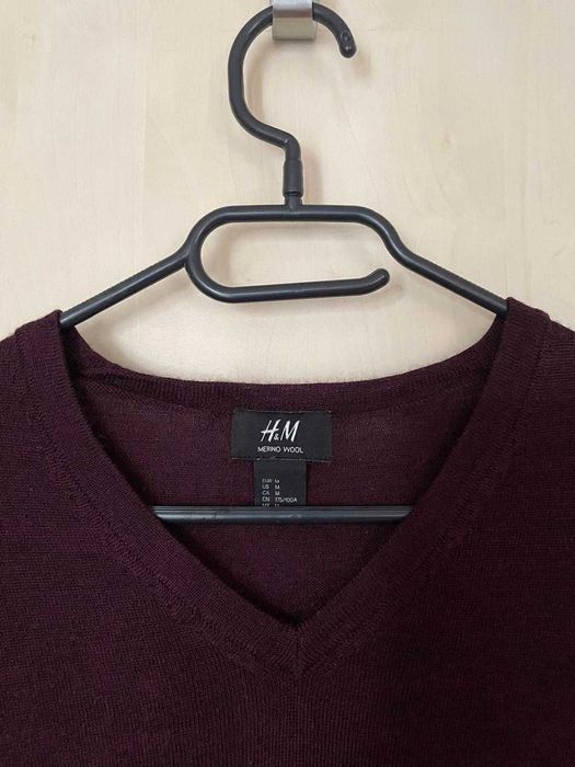 Pulover visiniu din lana merino H&M, marimea M, in stare foarte buna