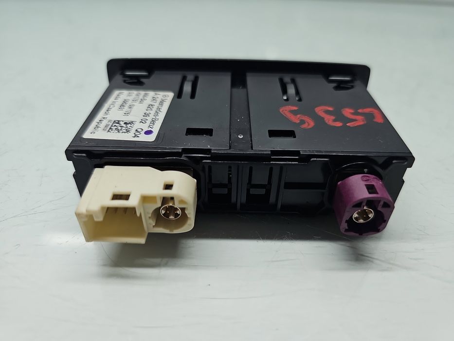 Conector auxiliar USB Mercedes Clasa A (W177) [Fabr 2019-2024] A247820