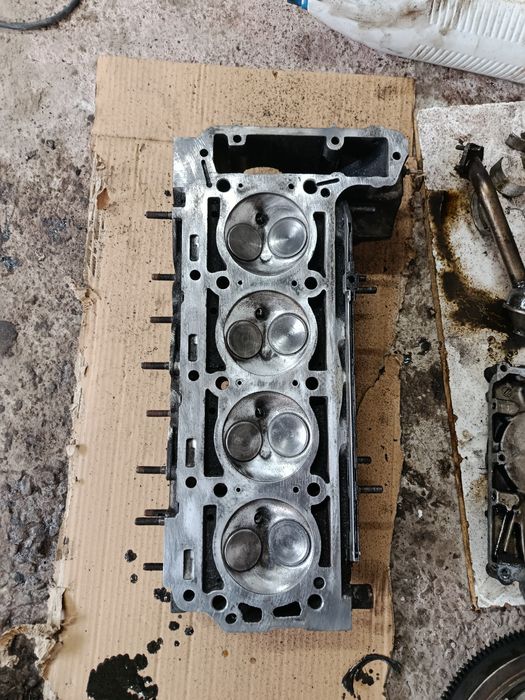 Головка Мерседес м102 2.0