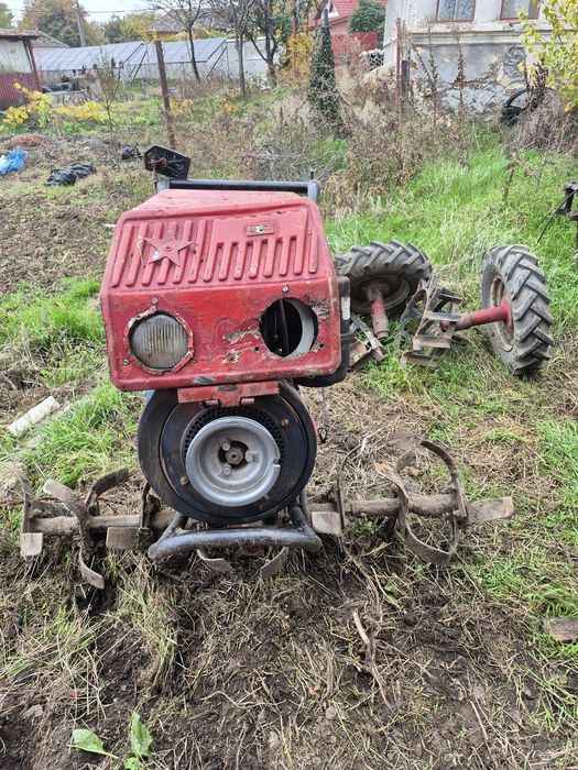 Vând motocultor 4x4