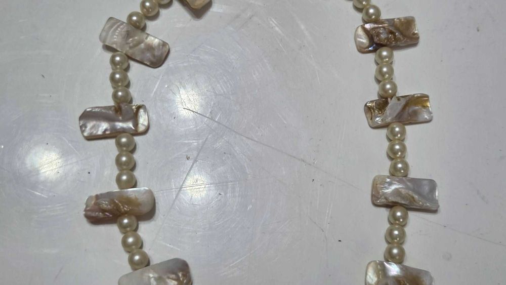 Colier vintage din perle si sidef
