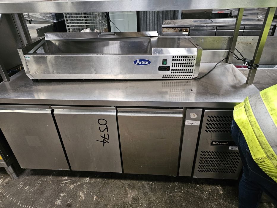 Хладилни маси с чекмеджета 6бр,2800лв