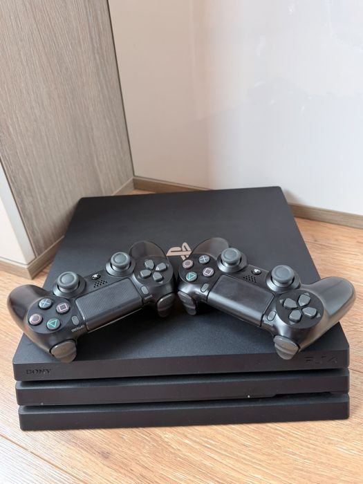 Consola Sony PlayStation 4 PRO PS4 1TB + 2 Controller + Jocuri