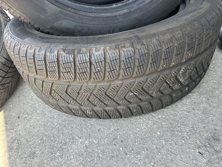 235/65/19 зимни гуми 2 бр Pirelli Scorpion 5-6мм