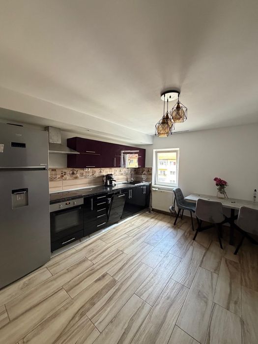 Inchiriez apartament horezu