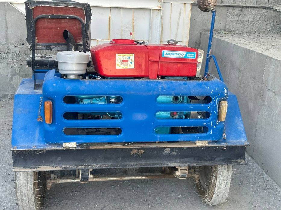 Traktor sotiladi