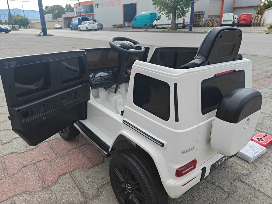MERCEDES Акумулаторен джип Mercedes-Benz G580 бял