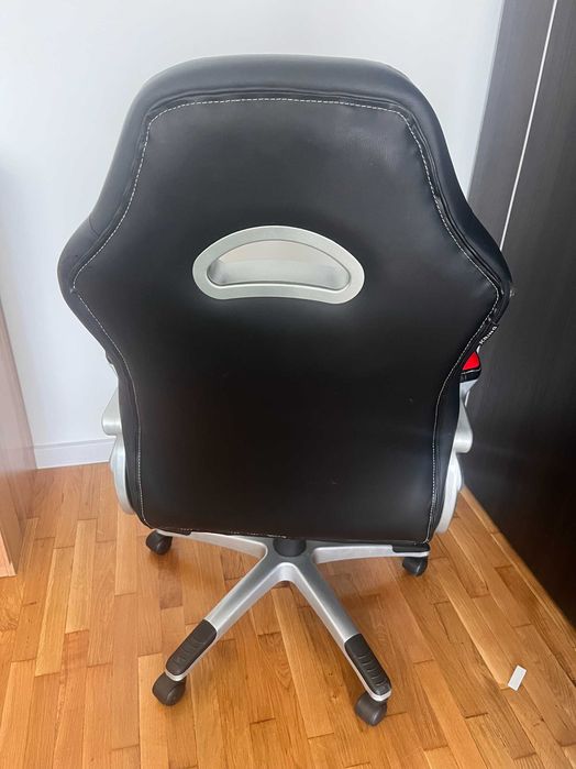 Геймърски Стол За Компютър Черно И Червено Кожен, няма забележки