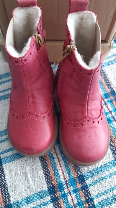 Pen Pom Нови  естествена.кожа N21