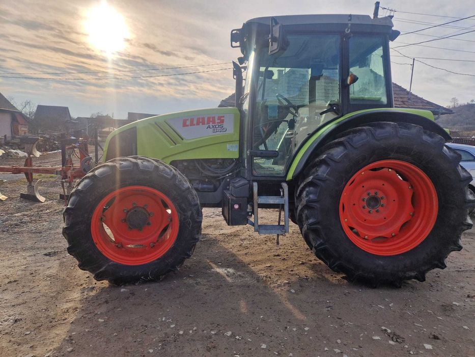 Claas Axos 340 CX