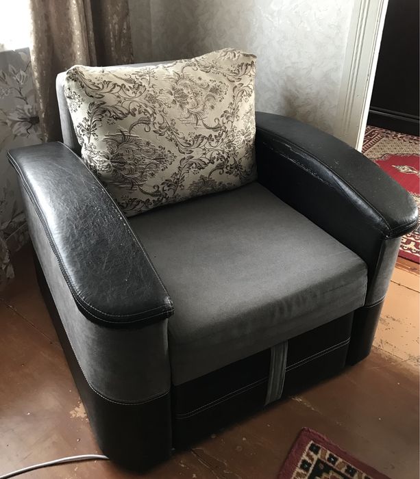 Продам диван и два кресла