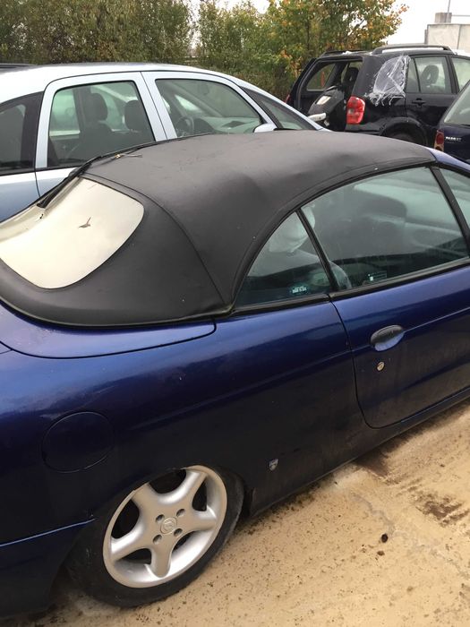 Renault Megan 1.6 benz. 99г. кабрио.