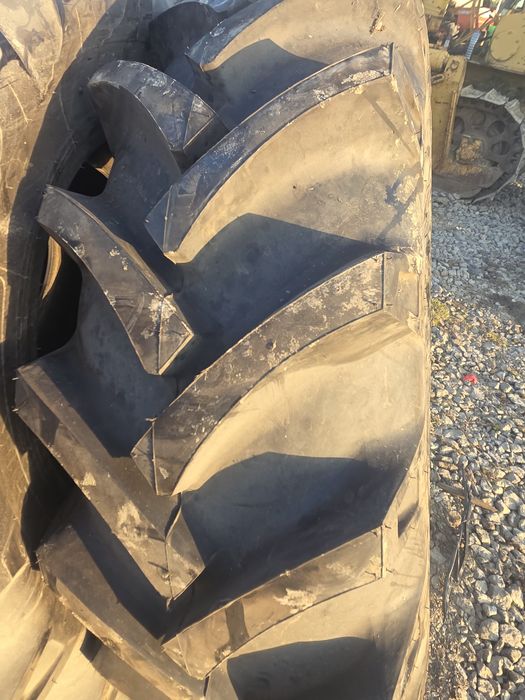 Anvelope buldoexcavator tractor taf 16,9-28 14 ply