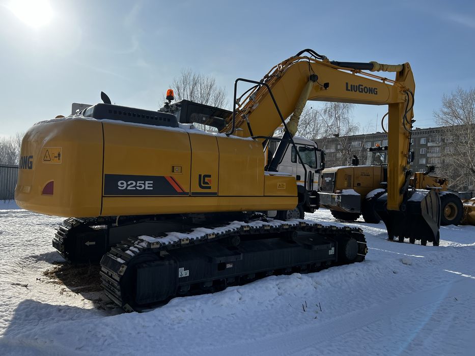 Услуги гусеничного экскаватора