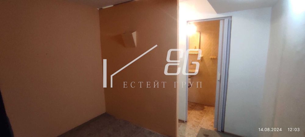 Офис в Варна-Колхозен пазар площ 43кв.м