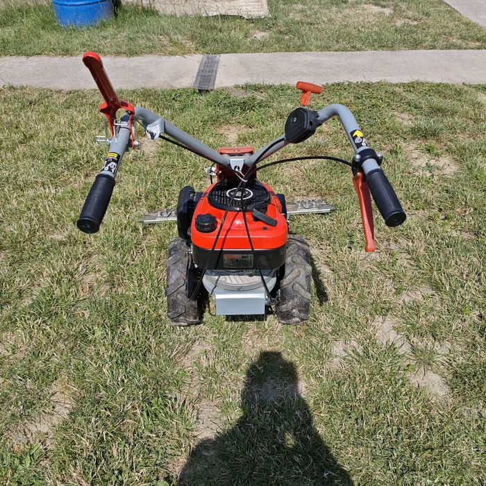 Vând cositoare HECHT 587 cu lamă