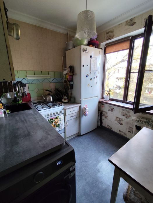 Продам трёхкомнатную квартиру