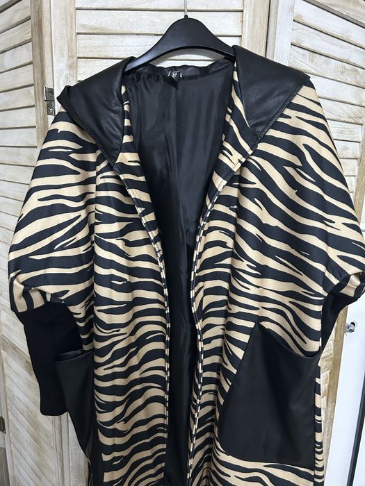 Palton , nou fara eticheta . Cumparat fara proba