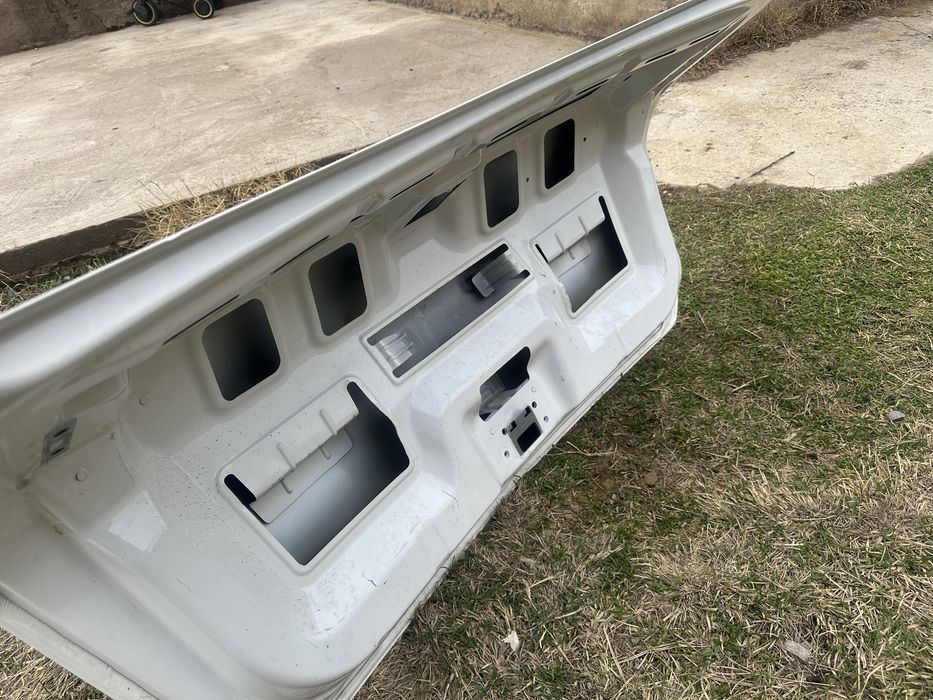 Крыжка багажника кобальт