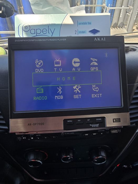 Casetofon Auto cu Touchscreen, Bluetooth, DVD și GPS