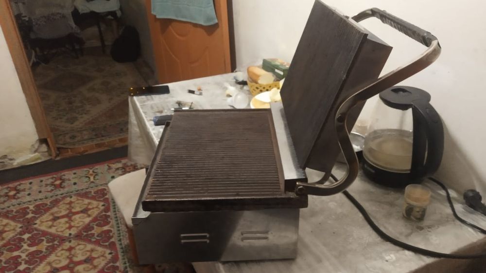 Прижимной контактный гриль