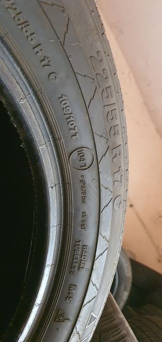 Гуми 3бр 225/55/17 с - 1бр- 90лв