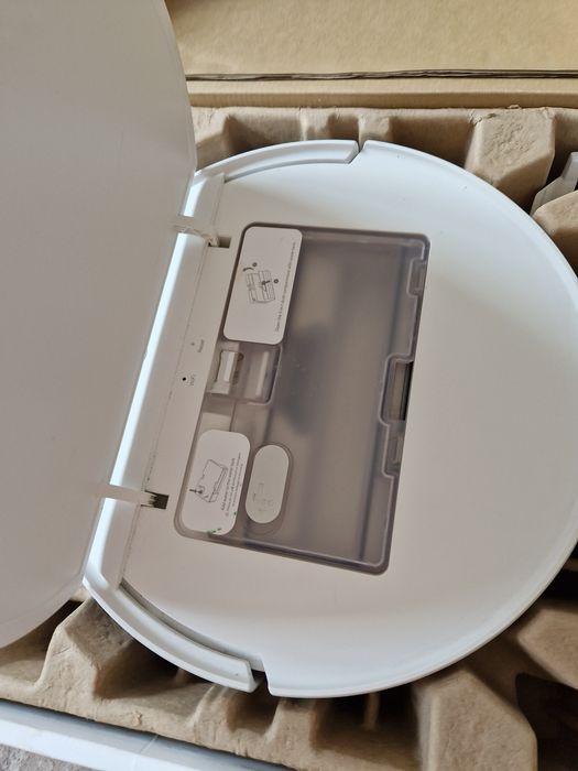Робот пылесос Робот-пылесос Xiaomi Mi Robot Vacuum-Mop Essential