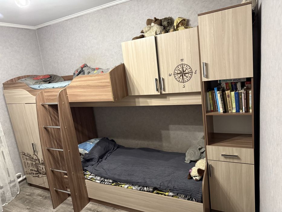 спальный гарнитур (3 шкаф, 2 кровать)