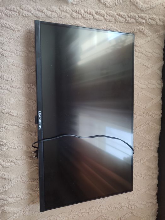 Продам телевизор Leadbros