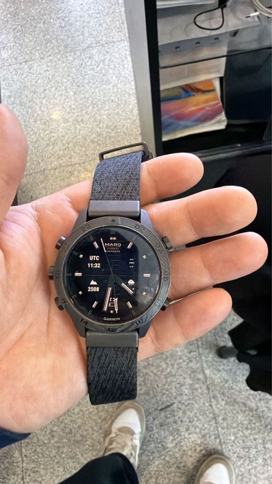 Электроныые часы Garmin Marq Commander.