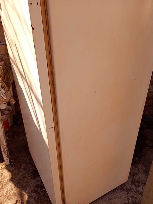 Хладилник с вътрешна камера Полюс