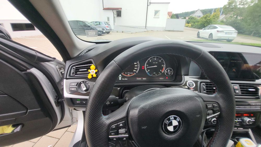 BMW 5 Series 2012 — imagine 5