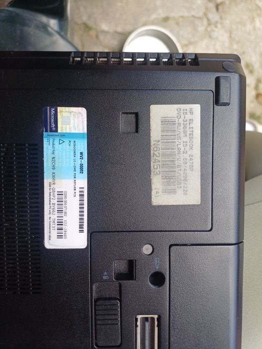 Vând HP EliteBook 8470p, laptop care nu mai funcționează, fiind potrivit pentru piese sau dezmembrare.
